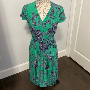 MAGGY LONDON faux wrap pleated dress with waist tie